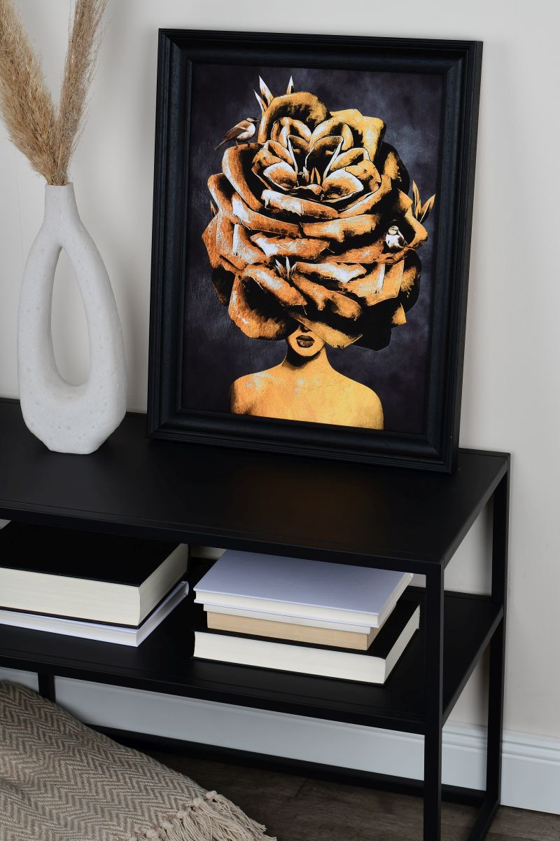 Marco de fotos de madera Isabella en negro en un ambiente de hogar