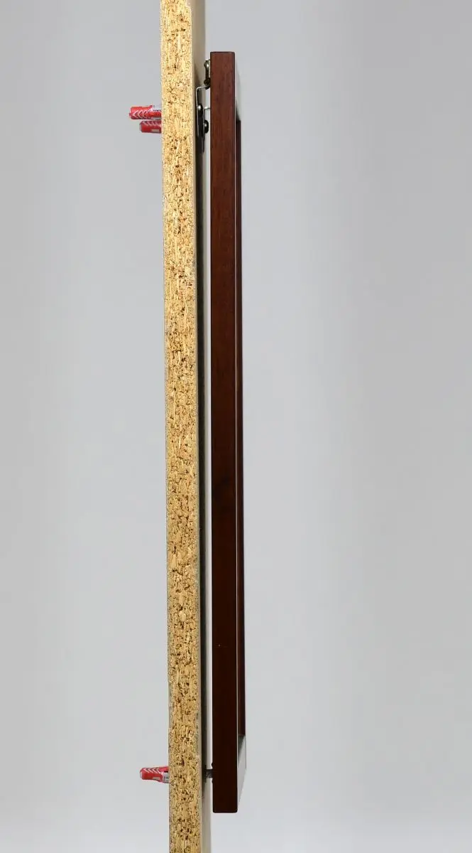 Piezas de repuesto de madera, vista lateral, 1 sistema antirrobo